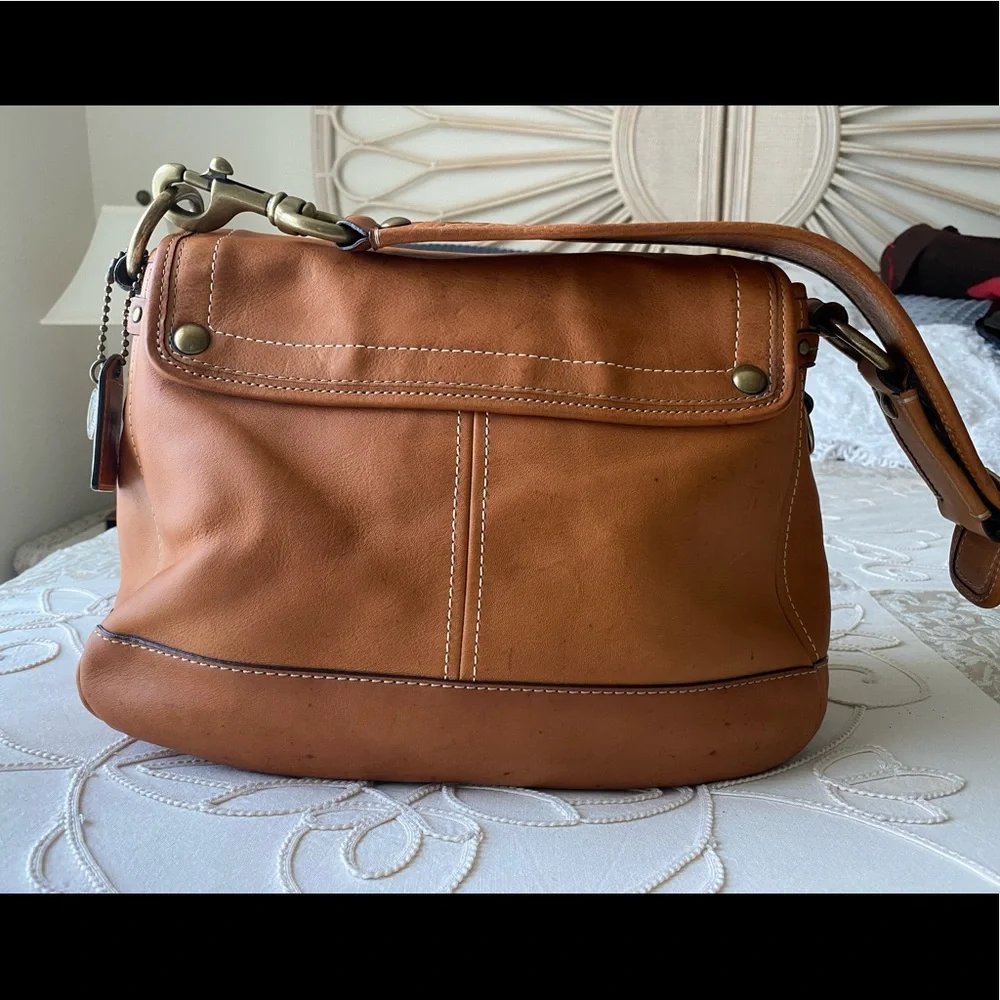 Coach Vintage Legacy Flap Bag - Picture 2 of 11